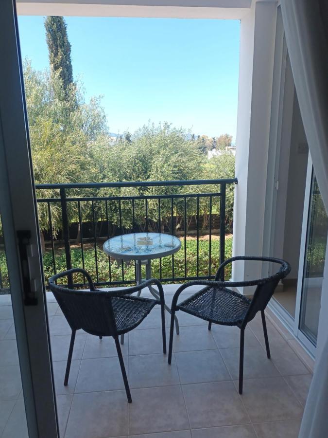 Apartment Oasis Polis エクステリア 写真